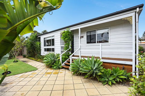 Ainslie Roberts Drive Retreat - Accommodation Gladstone 12