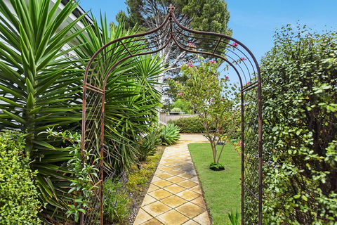 Ainslie Roberts Drive Retreat - Accommodation Gladstone 15