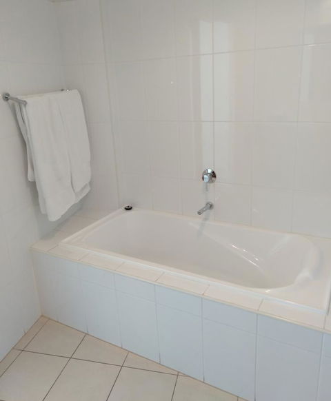 Wallaroo Marina Executive Apartments - Accommodation Gladstone 10