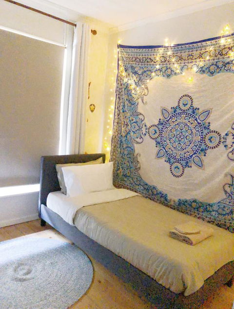 Beautiful Garden House - Accommodation Gladstone 11