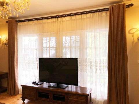 Beautiful Garden House - Accommodation Gladstone 6