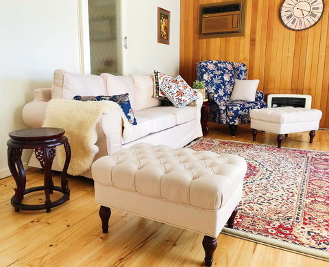 Beautiful Garden House - Accommodation Gladstone 0