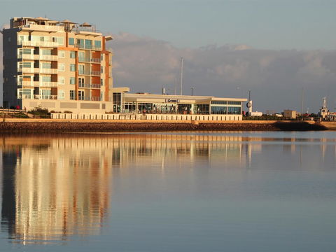 Wallaroo Marina Luxury Apartment - Accommodation Gladstone 3