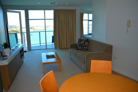 Wallaroo Marina Luxury Apartment - Accommodation Gladstone 5