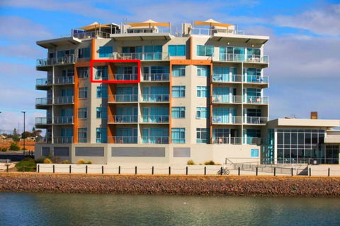 Wallaroo Marina Luxury Apartment - Accommodation Gladstone 0