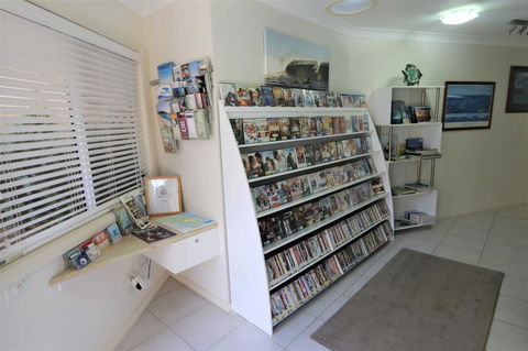Mollymook Beach Waterfront - Accommodation Gladstone 15