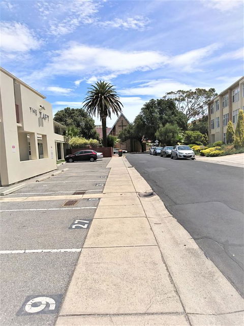 Hi 5 Glenelg Studio Apartment - Accommodation Gladstone 16