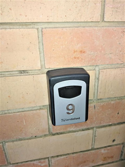 Hi 5 Glenelg Studio Apartment - Accommodation Gladstone 13