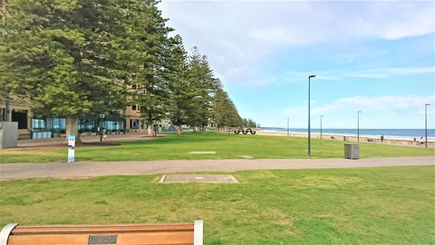 Hi 5 Glenelg Studio Apartment - Accommodation Gladstone 25