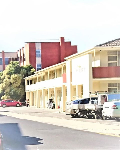 Hi 5 Glenelg Studio Apartment - Accommodation Gladstone 17