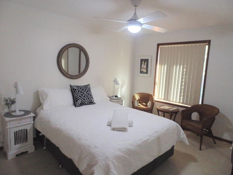 Baronet B & B - Accommodation Gladstone 11