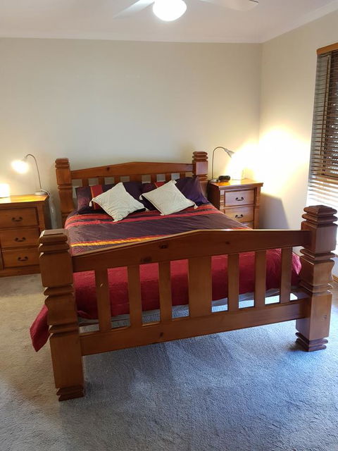 Frog Song At Willunga - Accommodation Gladstone 2