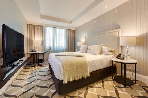 Mayfair Hotel - Accommodation Gladstone 0