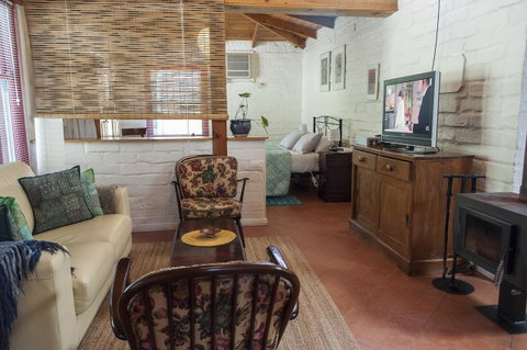 Trevalia Accommodation - Accommodation Gladstone 1