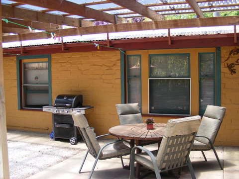 Trevalia Accommodation - Accommodation Gladstone 10