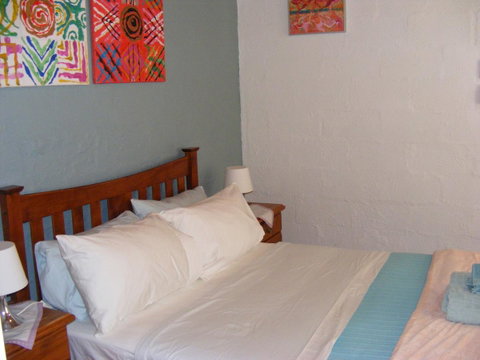 Trevalia Accommodation - Accommodation Gladstone 11