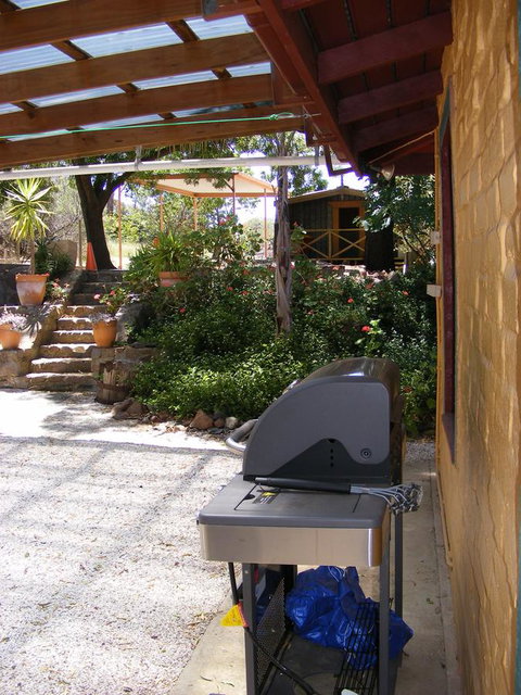 Trevalia Accommodation - Accommodation Gladstone 3