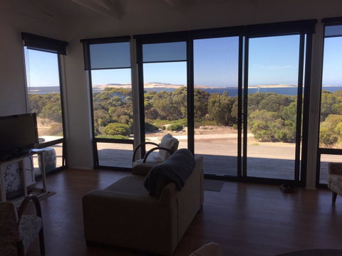 Wallaby Retreat - Accommodation Gladstone 7