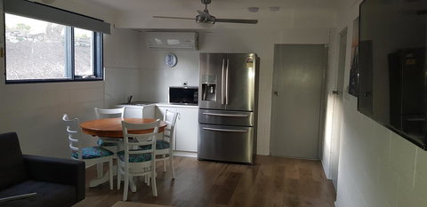 Breeze On Northbay 67 Elizabeth Crescent Carrickalinga - Accommodation Gladstone 1