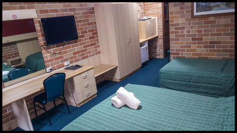 Windsor Terrace Motel - Accommodation Gladstone 4