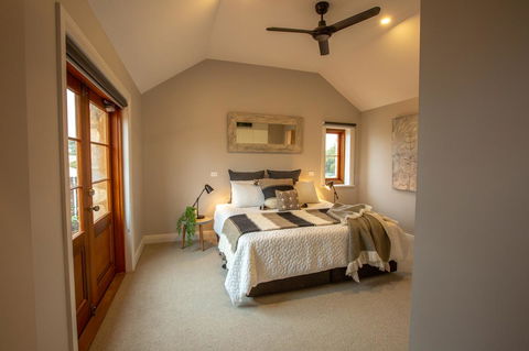 Lucy's Cottage - Accommodation Gladstone 2