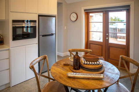 Lucy's Cottage - Accommodation Gladstone 11