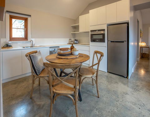 Lucy's Cottage - Accommodation Gladstone 9