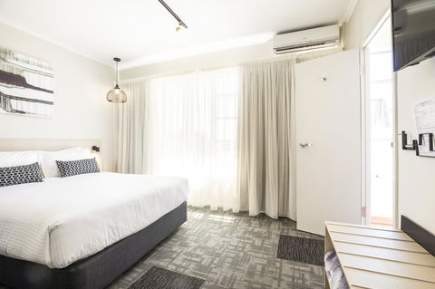 Nightcap At Finsbury Hotel - Accommodation Gladstone 22