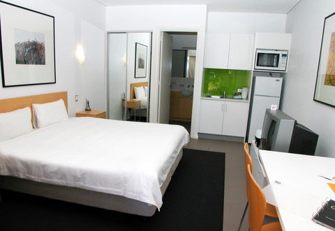 Majestic Oasis Apartments - Accommodation Gladstone 11