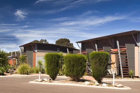 Majestic Oasis Apartments - Accommodation Gladstone 7