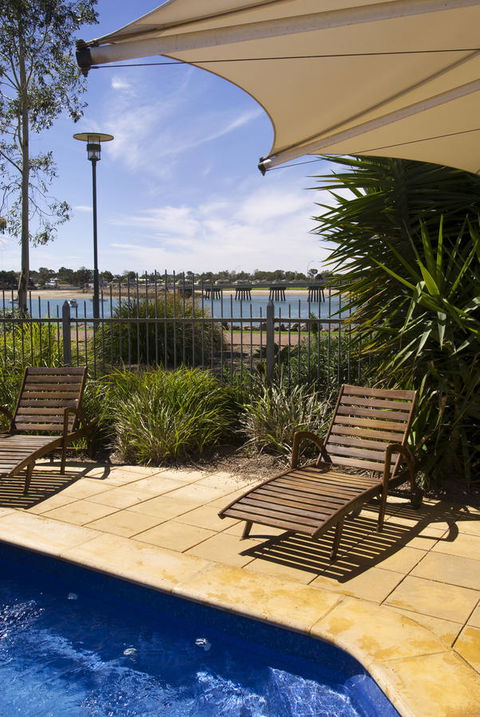 Majestic Oasis Apartments - Accommodation Gladstone 13