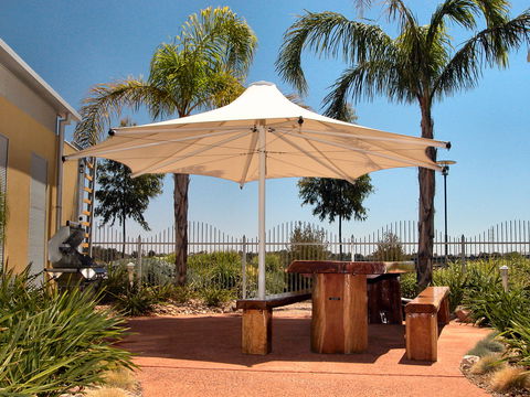 Majestic Oasis Apartments - Accommodation Gladstone 6