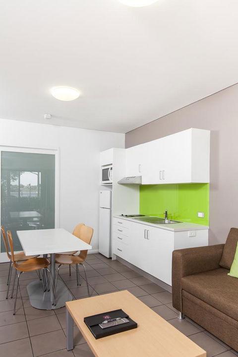 Majestic Oasis Apartments - Accommodation Gladstone 16