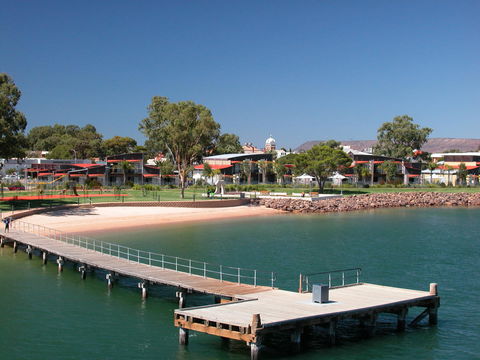 Majestic Oasis Apartments - Accommodation Gladstone 3
