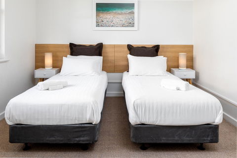 Bay 10 - Suites And Apartments - Accommodation Gladstone 15