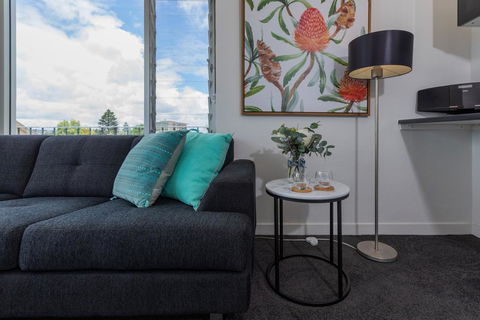 Bay 10 - Suites And Apartments - Accommodation Gladstone 5
