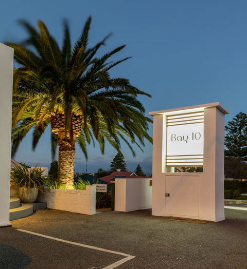 Bay 10 - Suites And Apartments - Accommodation Gladstone 16