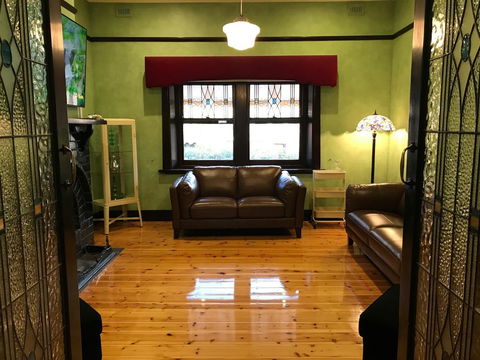 Ambrosia Holiday Home - Accommodation Gladstone 1