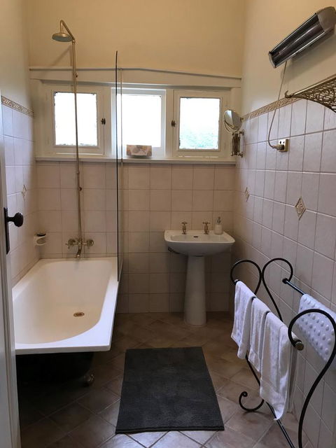 Ambrosia Holiday Home - Accommodation Gladstone 10
