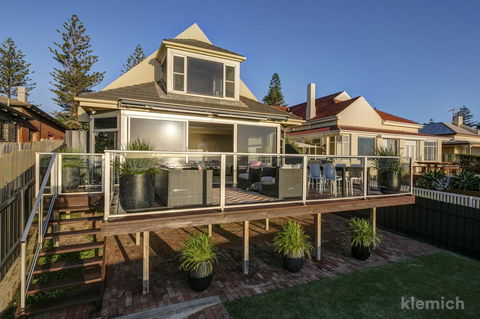 The Beach House @ Grange - Accommodation Gladstone 8
