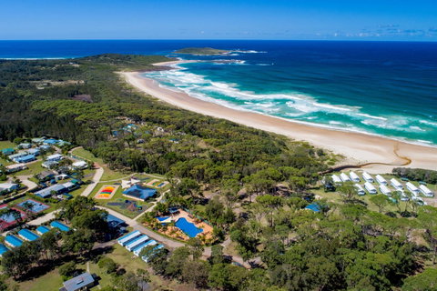 BIG4 Tasman Holiday Parks - Racecourse Beach - Accommodation Gladstone 1