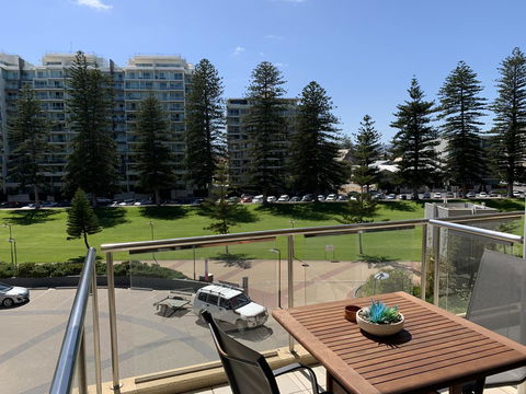 Luxury Beachside Accomodation - Accommodation Gladstone 0