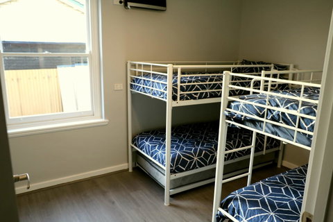 The Purple Door On Seaview - Accommodation Gladstone 14