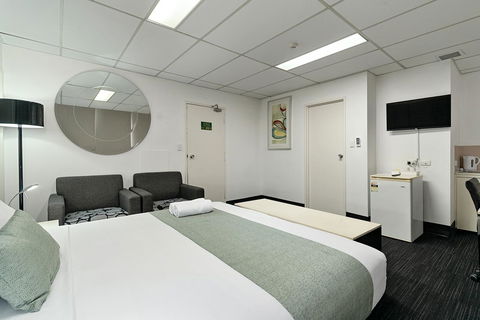 Cosmo On Bank - Accommodation Gladstone 9