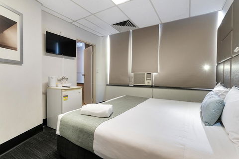 Cosmo On Bank - Accommodation Gladstone 10