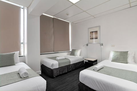 Cosmo On Bank - Accommodation Gladstone 8