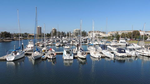 Glenelg - Marina Retreat - Accommodation Gladstone 0