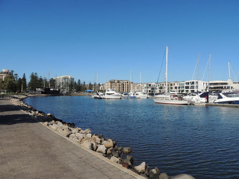 Glenelg - Marina Retreat - Accommodation Gladstone 4