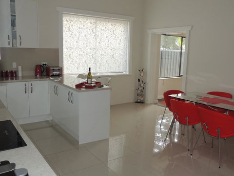 Glenelg - Marina Retreat - Accommodation Gladstone 10