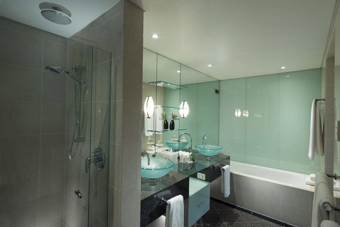 Hilton Adelaide - Accommodation Gladstone 25